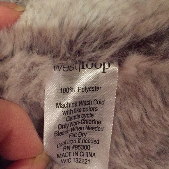 West loop faux fur cowl and bonus scrunchies - Picture 4 of 4